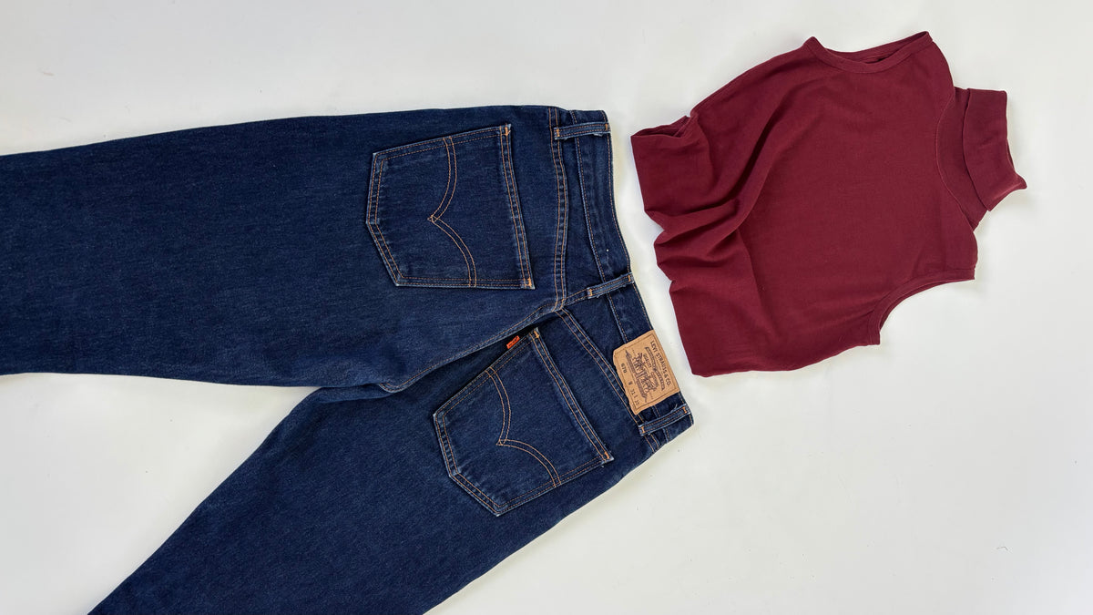 2000’s 670’s Flared Levi’s (10-12)