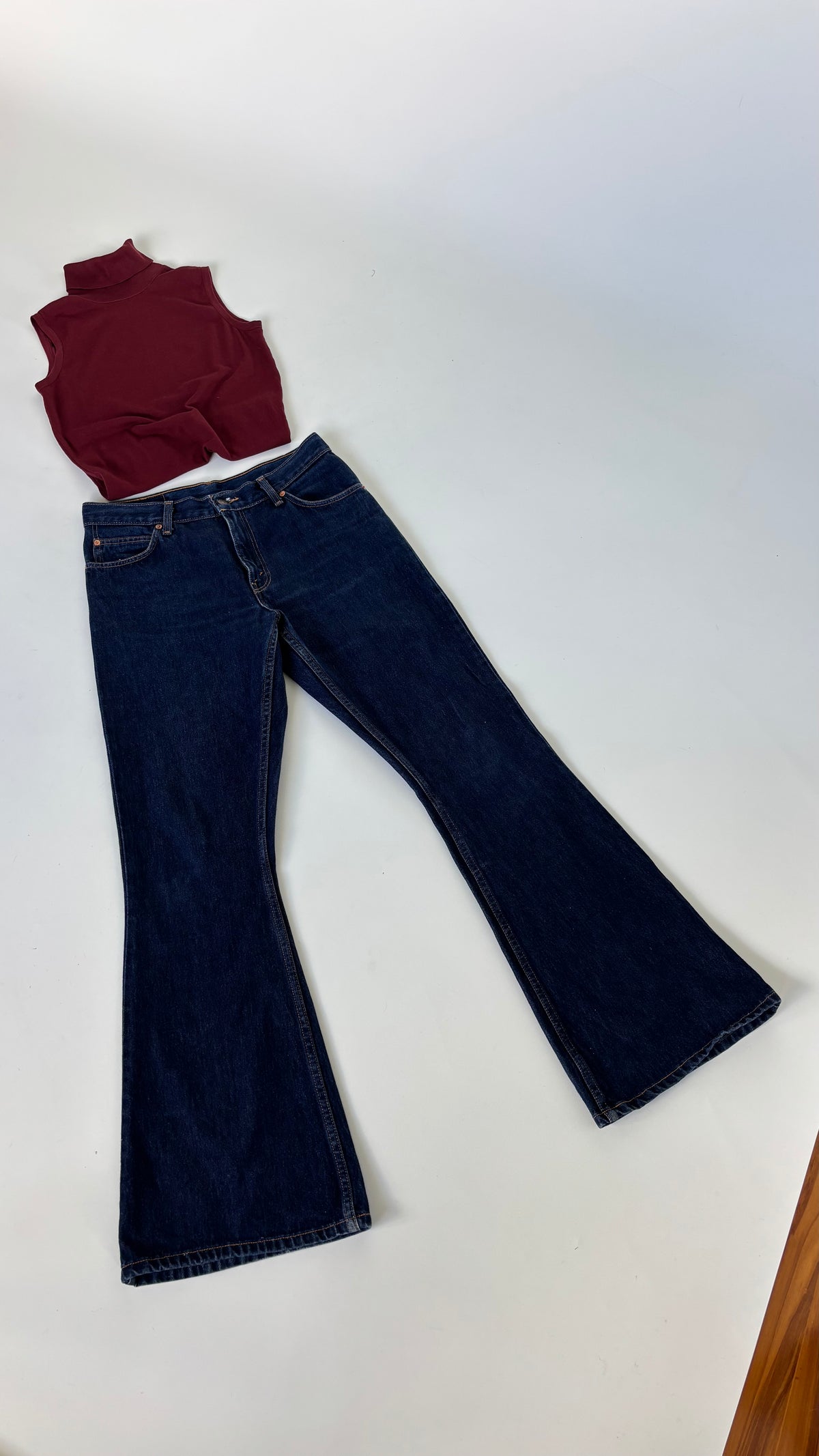 2000’s 670’s Flared Levi’s (10-12)
