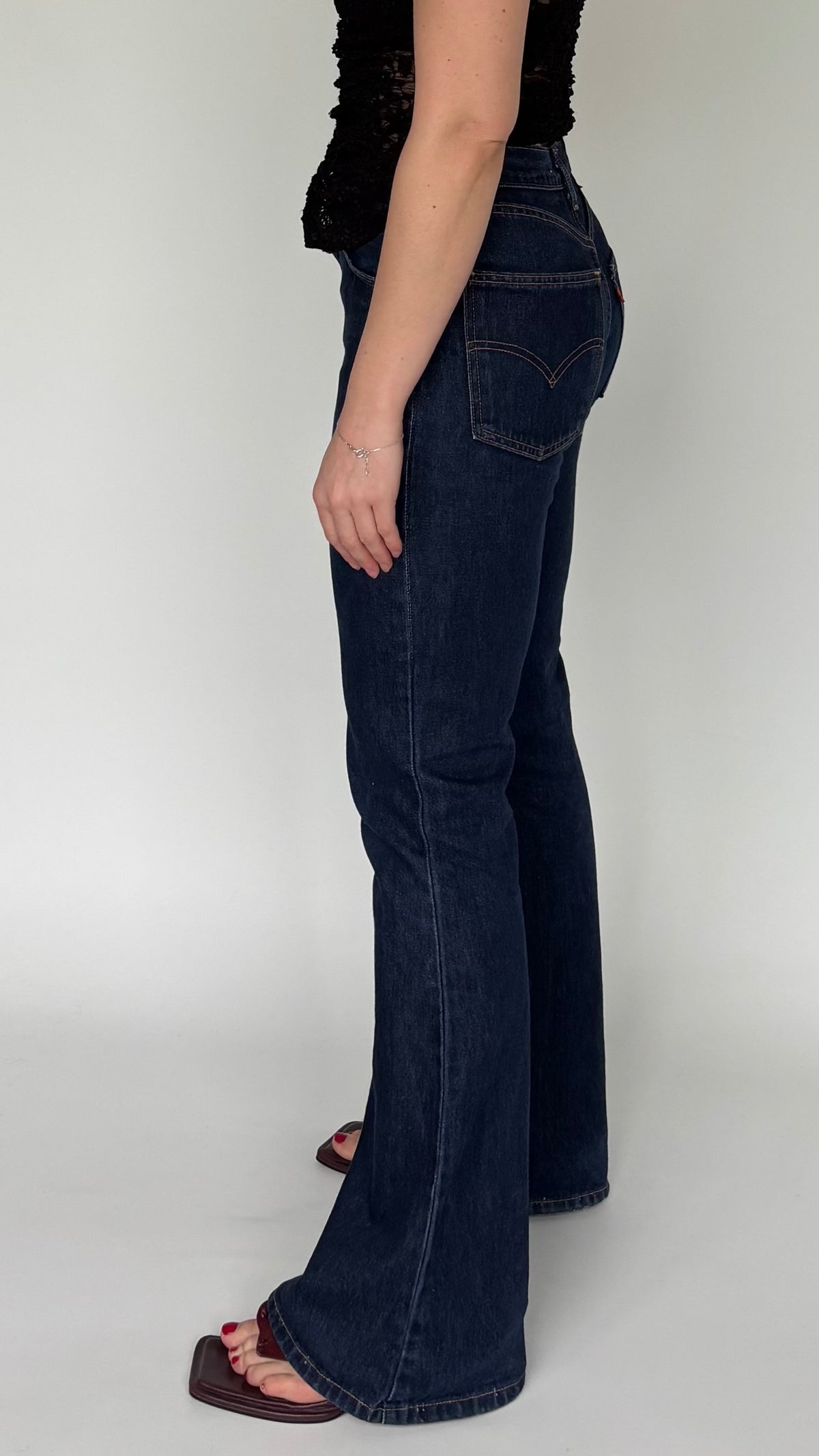 2000’s 670’s Flared Levi’s (10-12)