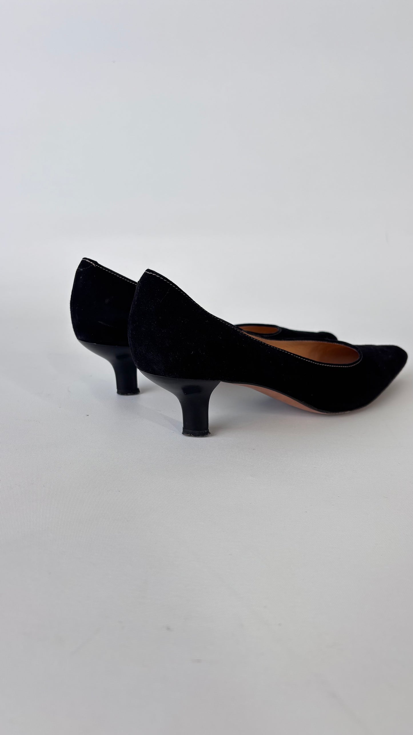 Voltan Suede Kitten Heels (38)