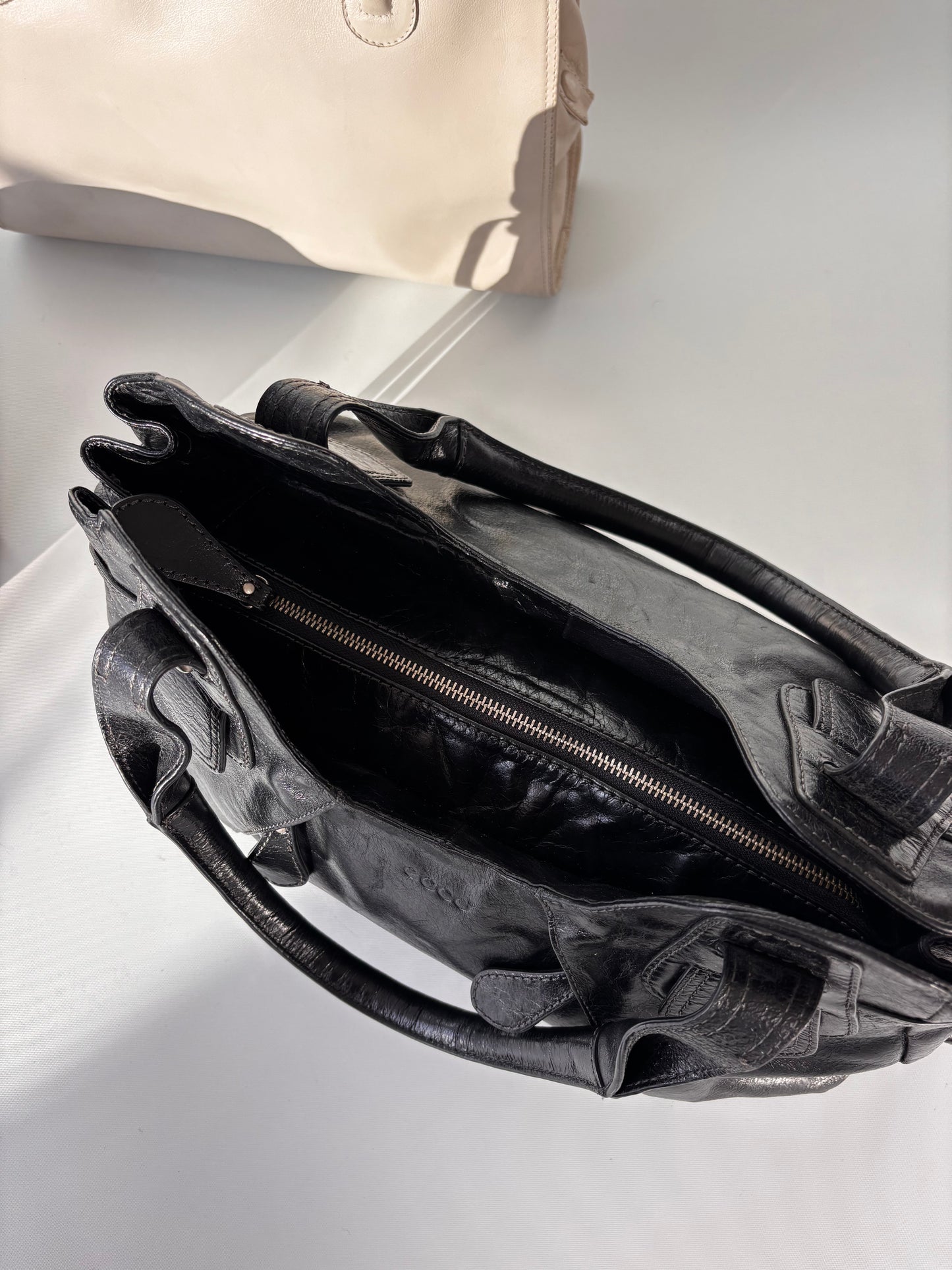 2000’s Ecco Leather Slouch Bag