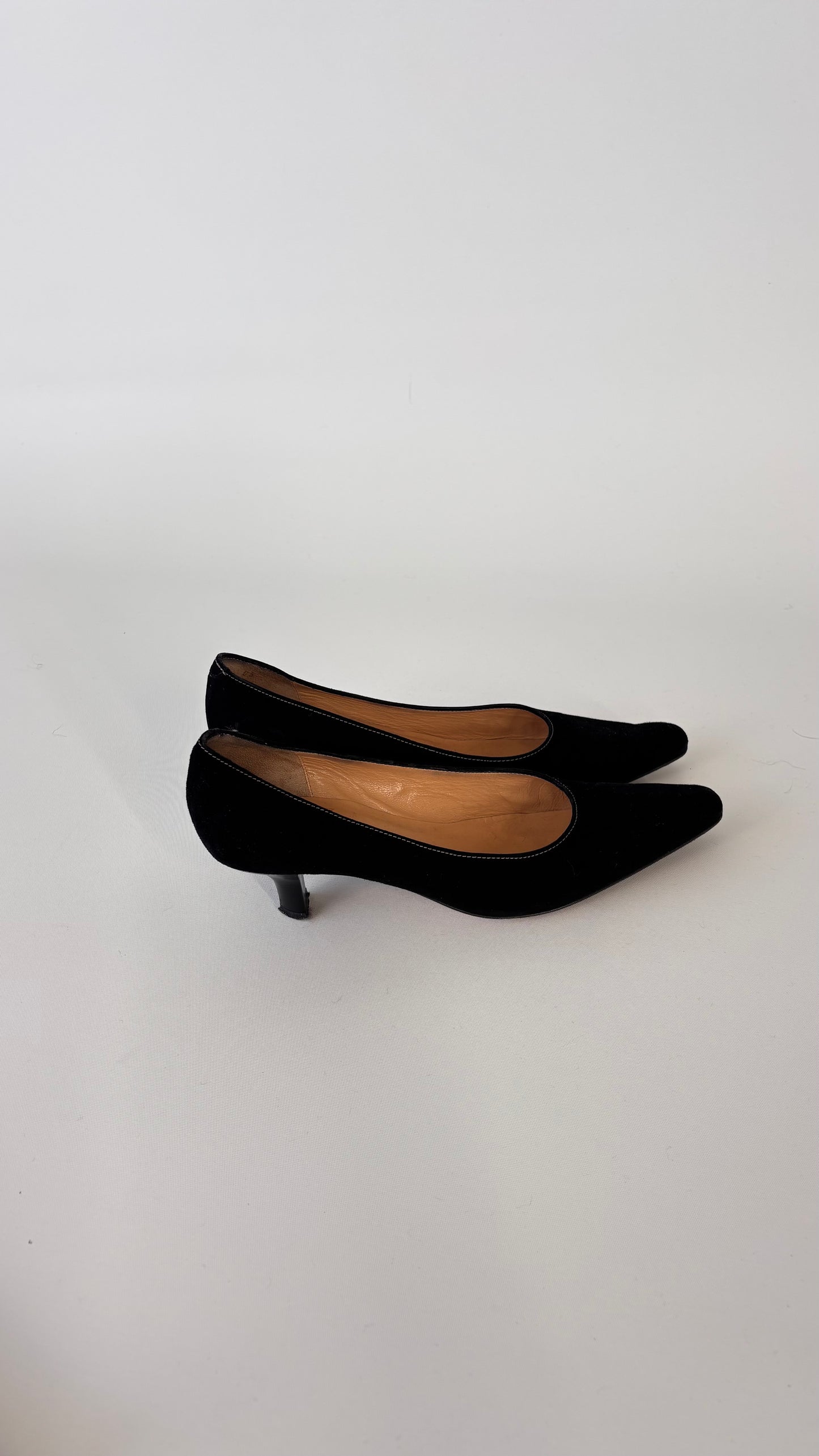 Voltan Suede Kitten Heels (38)