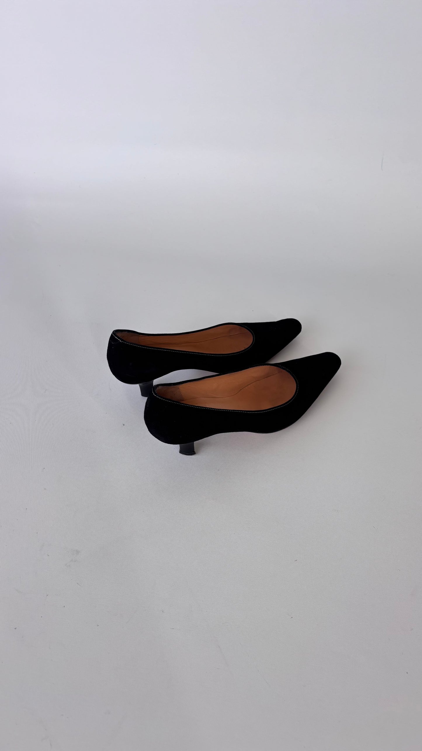 Voltan Suede Kitten Heels (38)
