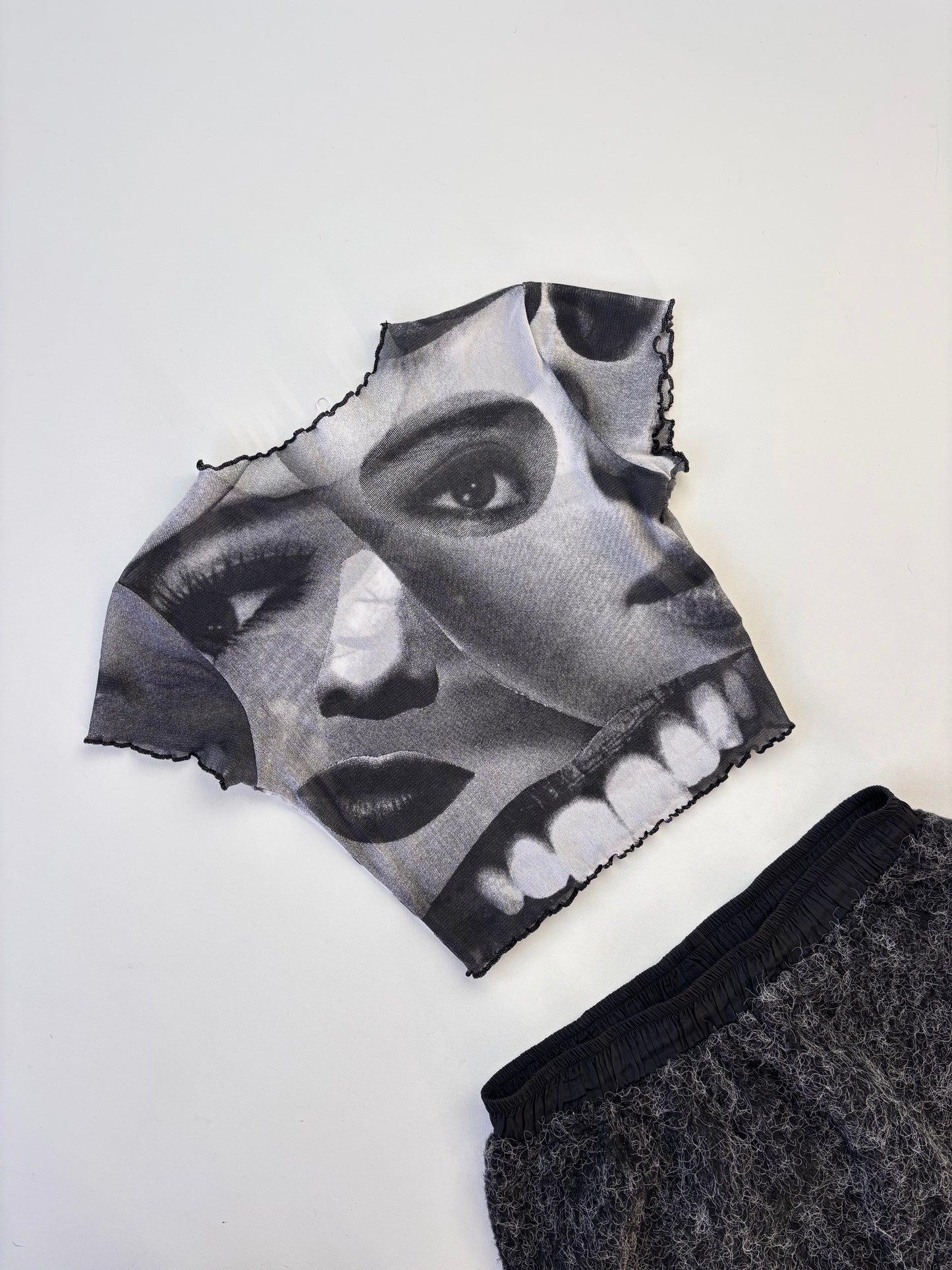 Virus Eyes Mesh Crop