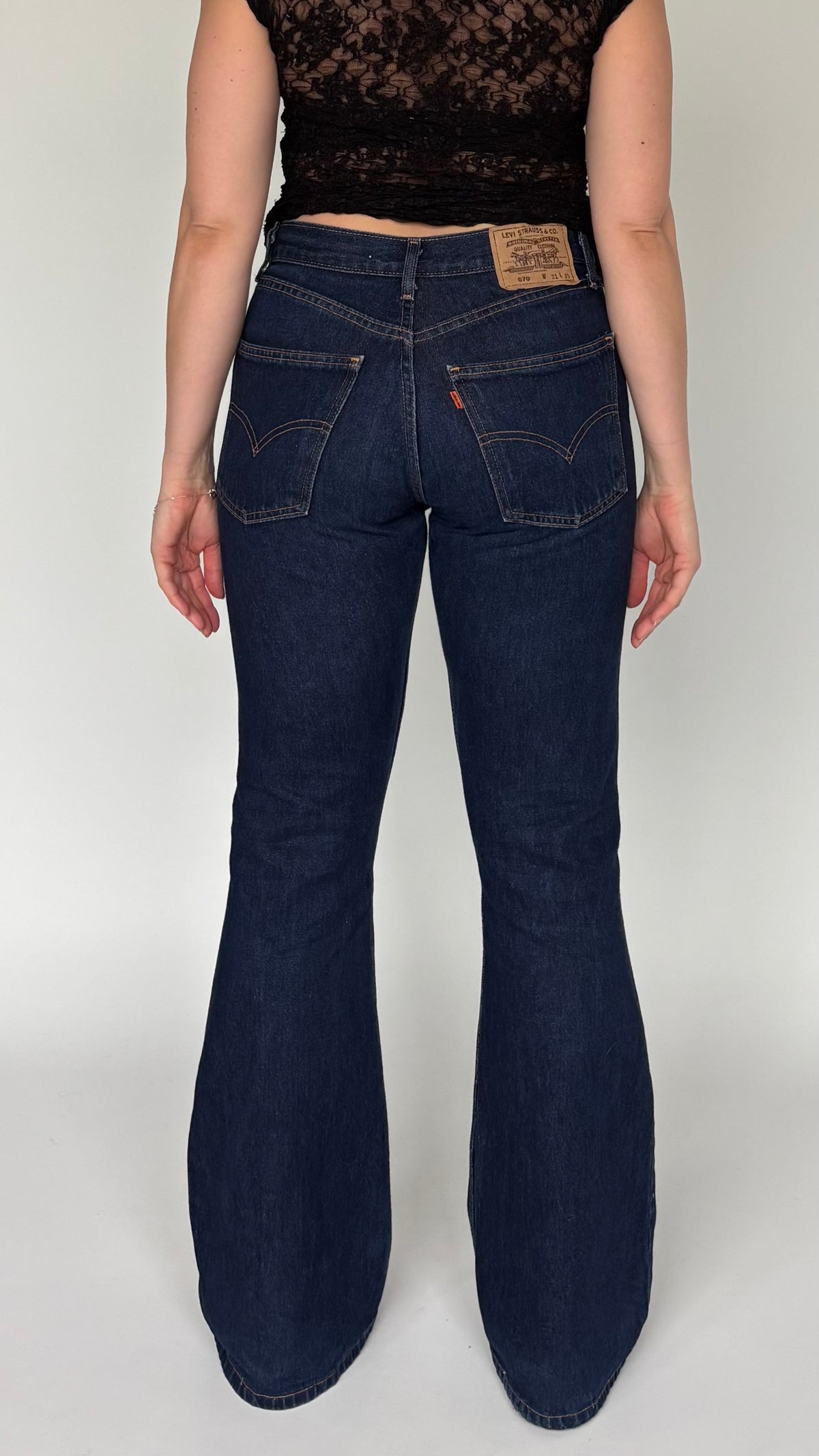 2000’s 670’s Flared Levi’s (10-12)