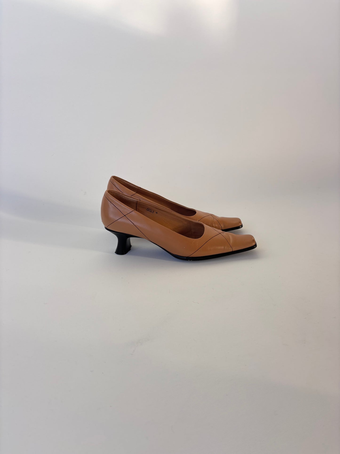 Valeria Grossi Tan Kitten Heels